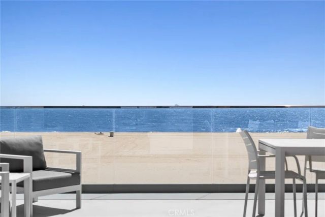 800 W Oceanfront, Newport Beach, CA 92661