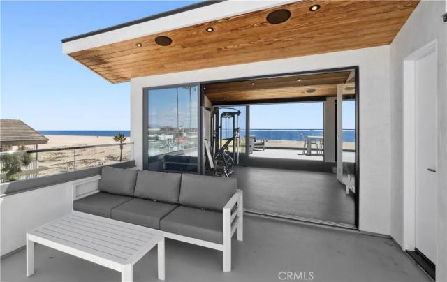 800 W Oceanfront, Newport Beach, CA 92661