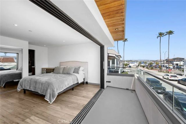 800 W Oceanfront, Newport Beach, CA 92661