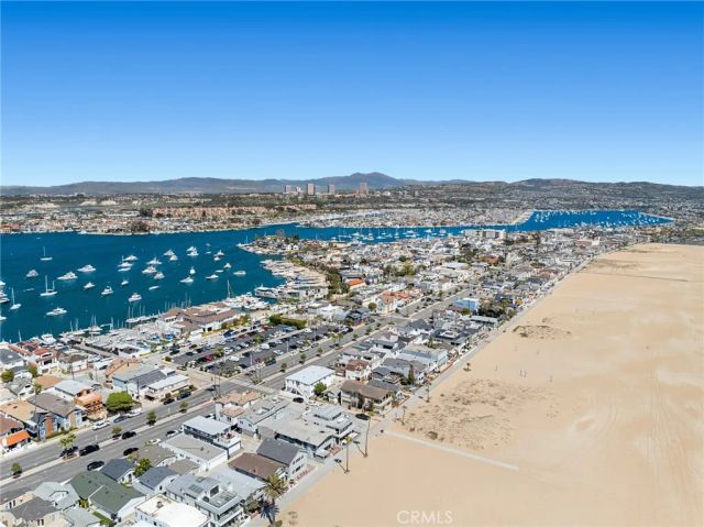 800 W Oceanfront, Newport Beach, CA 92661