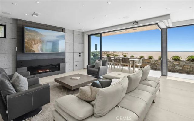 800 W Oceanfront, Newport Beach, CA 92661