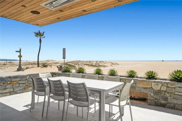 800 W Oceanfront, Newport Beach, CA 92661