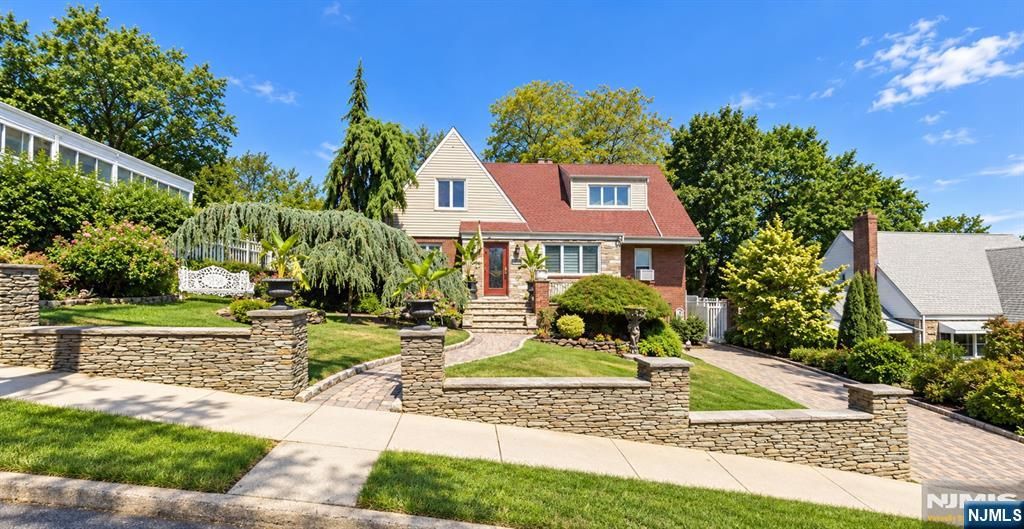 272 Standish Avenue, Hackensack, NJ 07601
