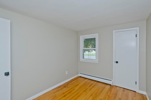 82 Gill St, Chicopee, MA 01013