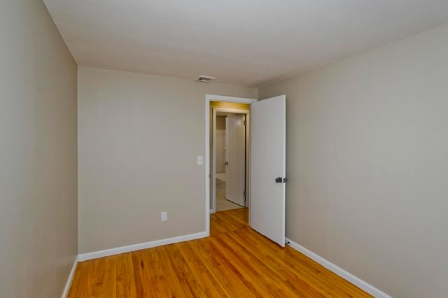 82 Gill St, Chicopee, MA 01013