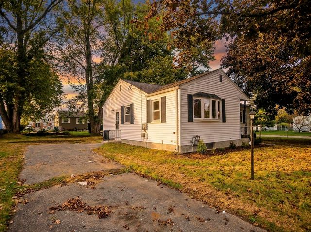 82 Gill St, Chicopee, MA 01013