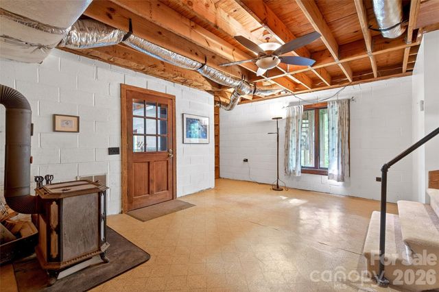 221 Hammer Hollow Drive, Marion, NC 28752