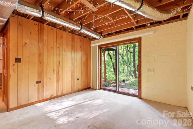 221 Hammer Hollow Drive, Marion, NC 28752