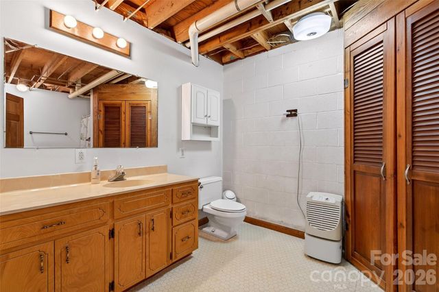 221 Hammer Hollow Drive, Marion, NC 28752