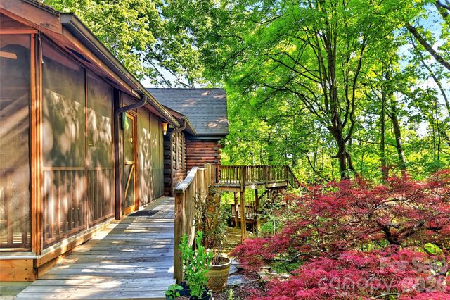 221 Hammer Hollow Drive, Marion, NC 28752