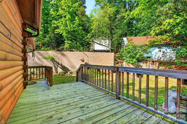 221 Hammer Hollow Drive, Marion, NC 28752