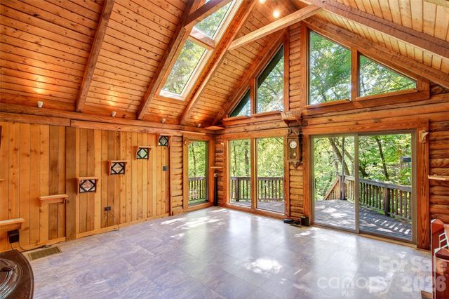 221 Hammer Hollow Drive, Marion, NC 28752