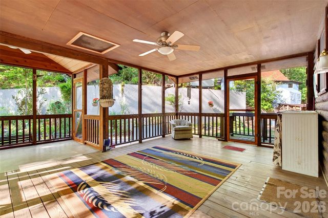 221 Hammer Hollow Drive, Marion, NC 28752