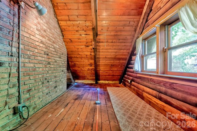 221 Hammer Hollow Drive, Marion, NC 28752