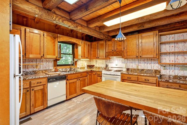 221 Hammer Hollow Drive, Marion, NC 28752