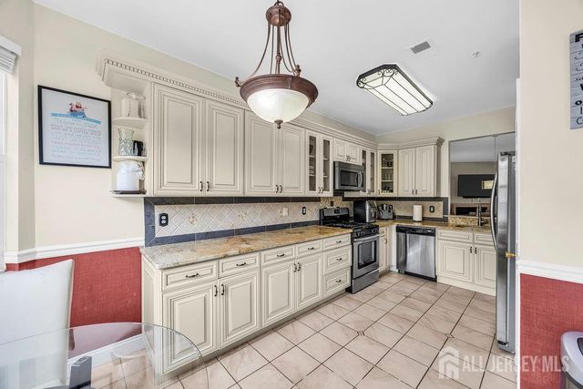 408 Blossom Circle, South Brunswick, NJ 08810