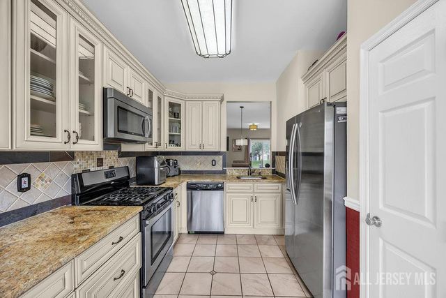 408 Blossom Circle, South Brunswick, NJ 08810