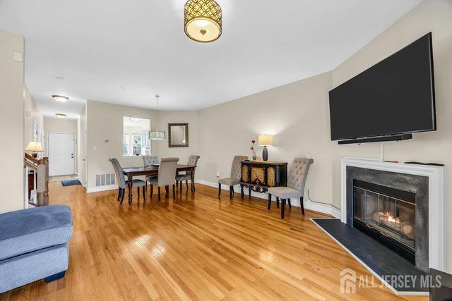 408 Blossom Circle, South Brunswick, NJ 08810