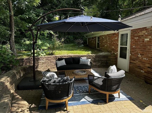 100 Monroe Street, Newburgh, IN 47630