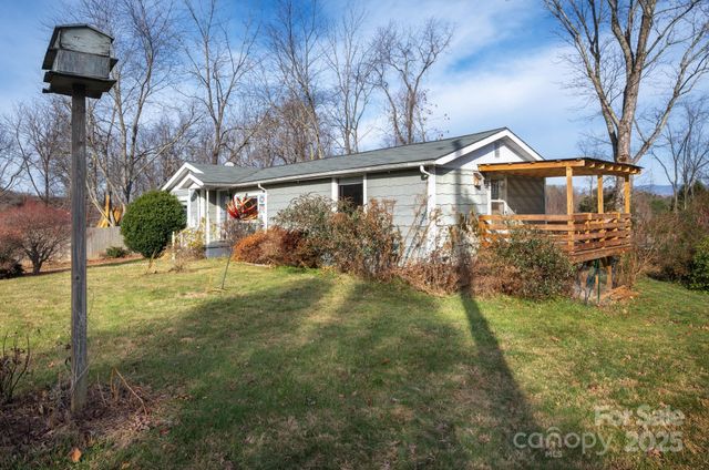 105 Smith Graveyard Road, Asheville, NC 28806