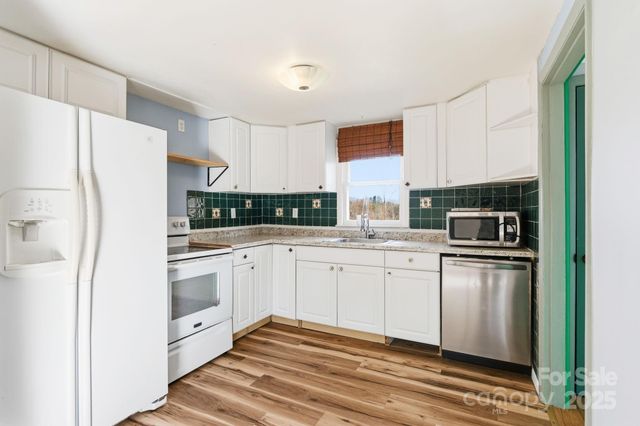 105 Smith Graveyard Road, Asheville, NC 28806