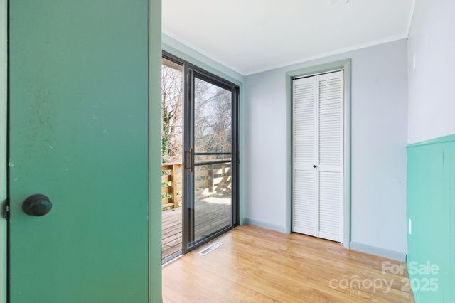 105 Smith Graveyard Road, Asheville, NC 28806