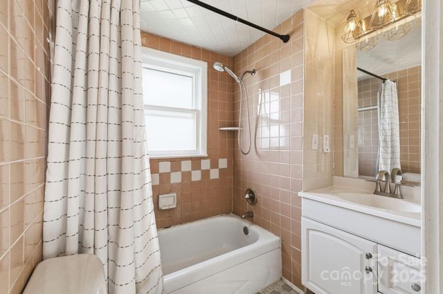 105 Smith Graveyard Road, Asheville, NC 28806