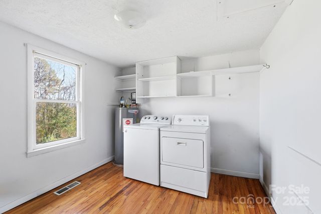 105 Smith Graveyard Road, Asheville, NC 28806