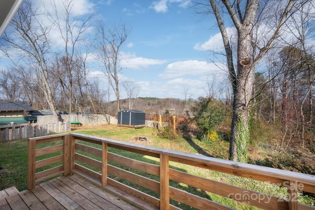 105 Smith Graveyard Road, Asheville, NC 28806