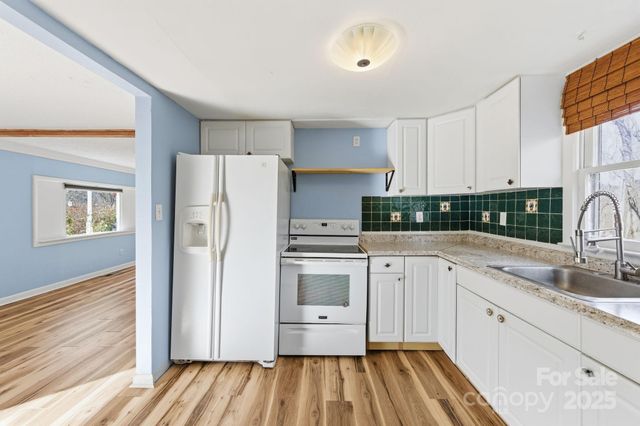 105 Smith Graveyard Road, Asheville, NC 28806