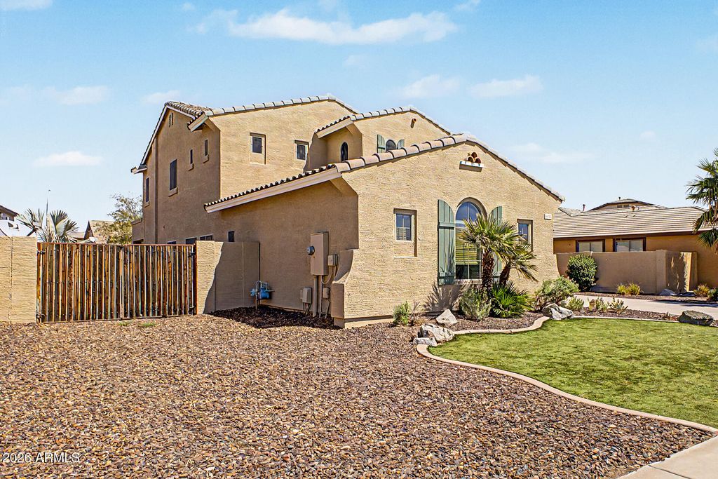 6657 S GARNET Way, Chandler, AZ 85249 — photo 3