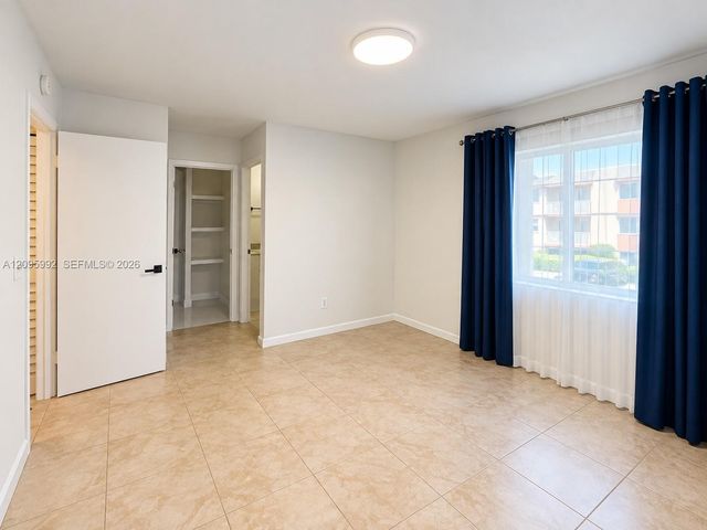 18870 NW 57th Avenue 202, Hialeah, FL 33015