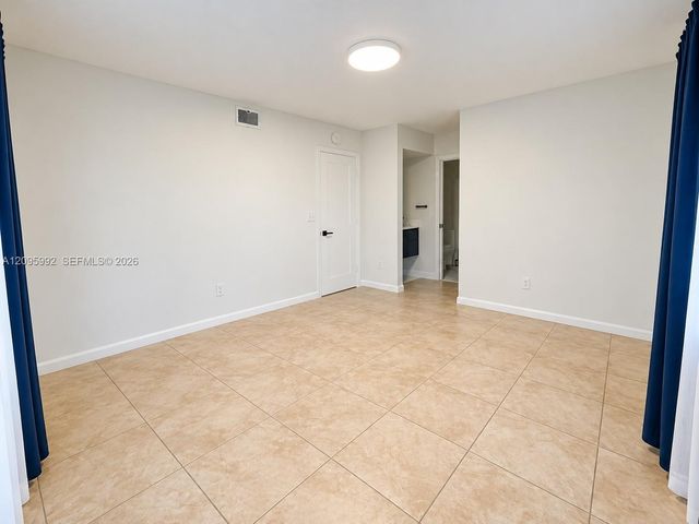 18870 NW 57th Avenue 202, Hialeah, FL 33015