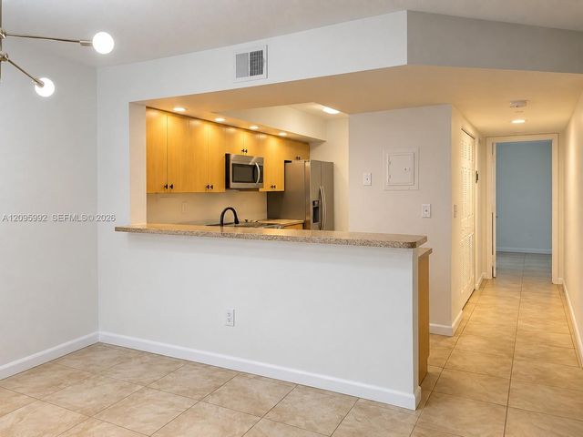 18870 NW 57th Avenue 202, Hialeah, FL 33015