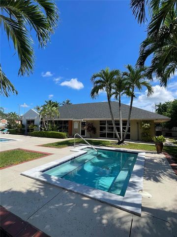 18870 NW 57th Avenue 202, Hialeah, FL 33015