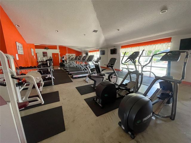 18870 NW 57th Avenue 202, Hialeah, FL 33015