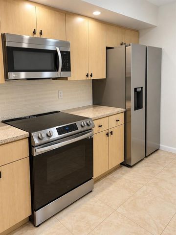 18870 NW 57th Avenue 202, Hialeah, FL 33015