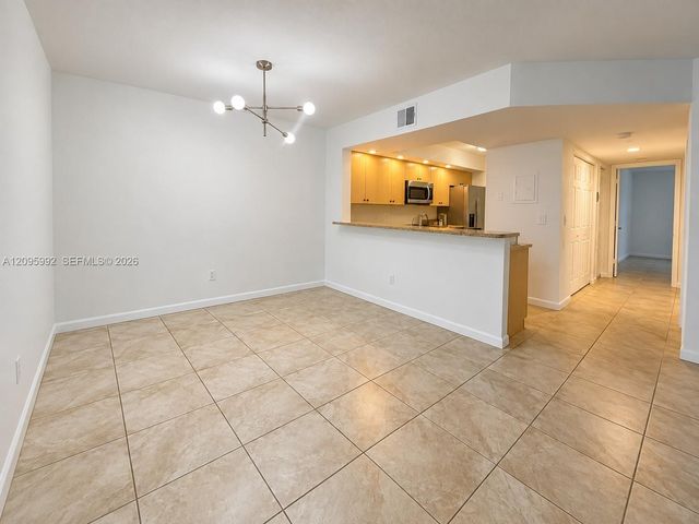 18870 NW 57th Avenue 202, Hialeah, FL 33015
