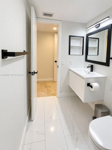 18870 NW 57th Avenue 202, Hialeah, FL 33015