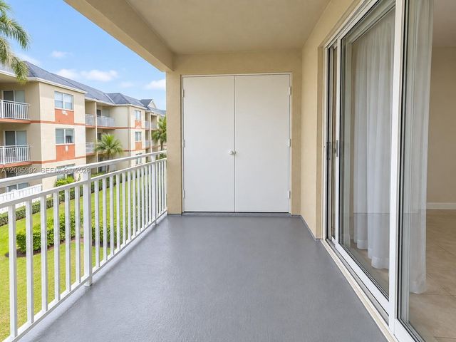 18870 NW 57th Avenue 202, Hialeah, FL 33015