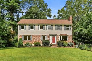 50 Middle Rd, Amesbury, MA 01913