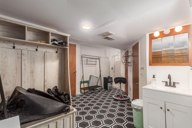 123 S Roosevelt Avenue, Bexley, OH 43209