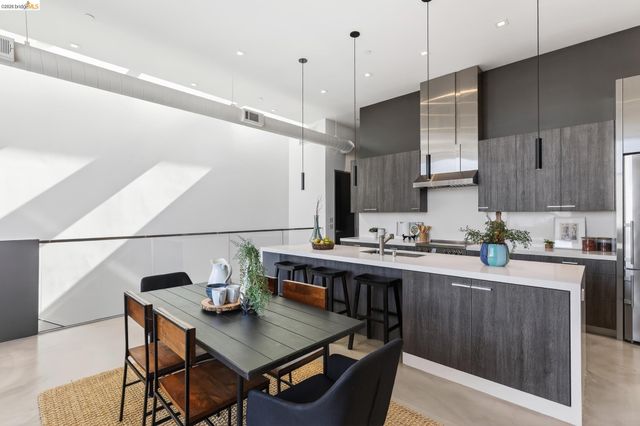 811 Folger Ave, Berkeley, CA 94710