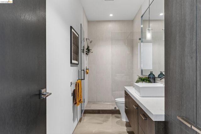 811 Folger Ave, Berkeley, CA 94710