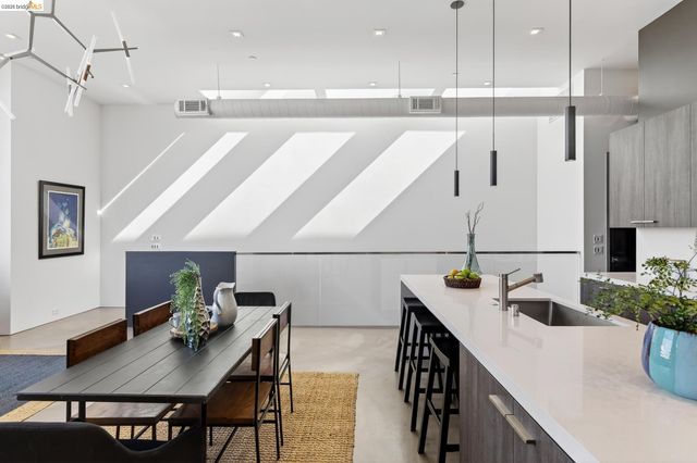 811 Folger Ave, Berkeley, CA 94710