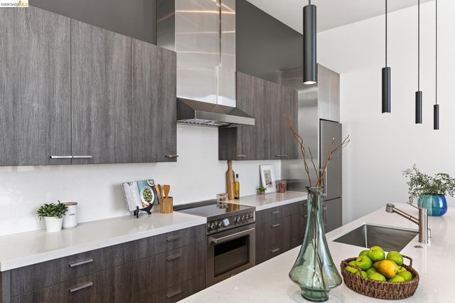 811 Folger Ave, Berkeley, CA 94710