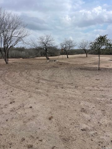 250 Live Oak Spur, George West, TX 78022