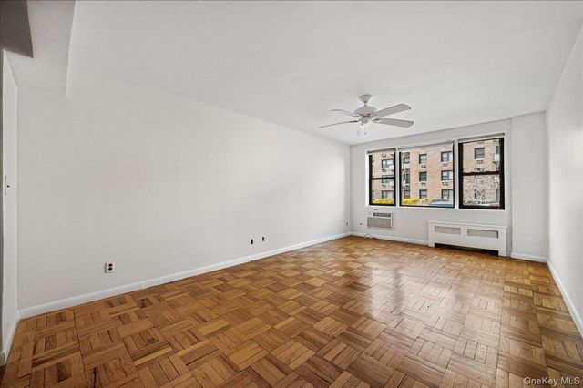 4 BIRCHWOOD 1B, Mineola, NY 11501