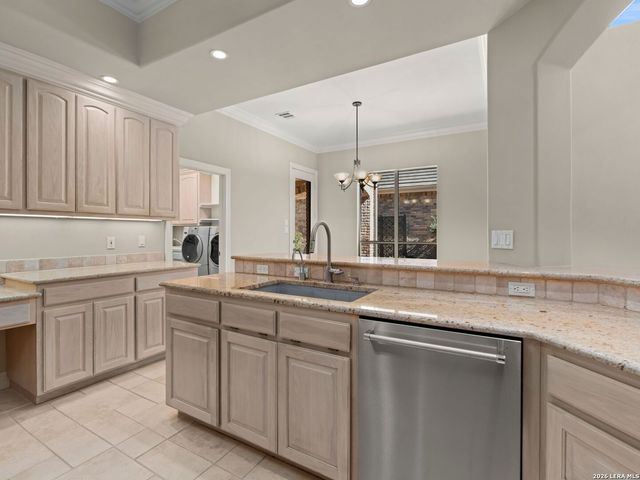 9 Rugby Lane, San Antonio, TX 78257