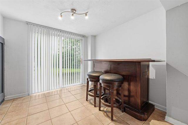 4662 Mapledale Dr, Lincoln Place, PA 15120